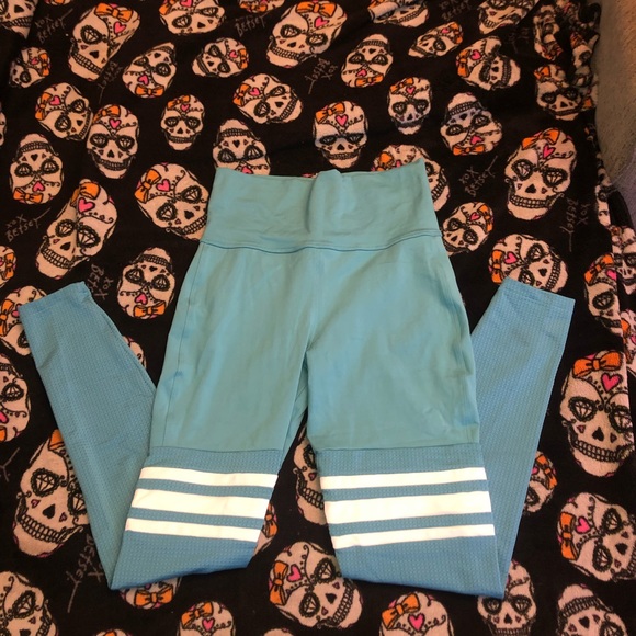 Bombshell sportswear thigh high leggings - Picture 3 of 11